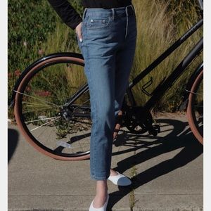 NEW Everlane Mid Rise Summer Jean in Mid Blue